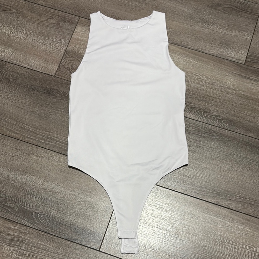 SM354 Streetwear Society White Sleeveless Bodysuit High Neck